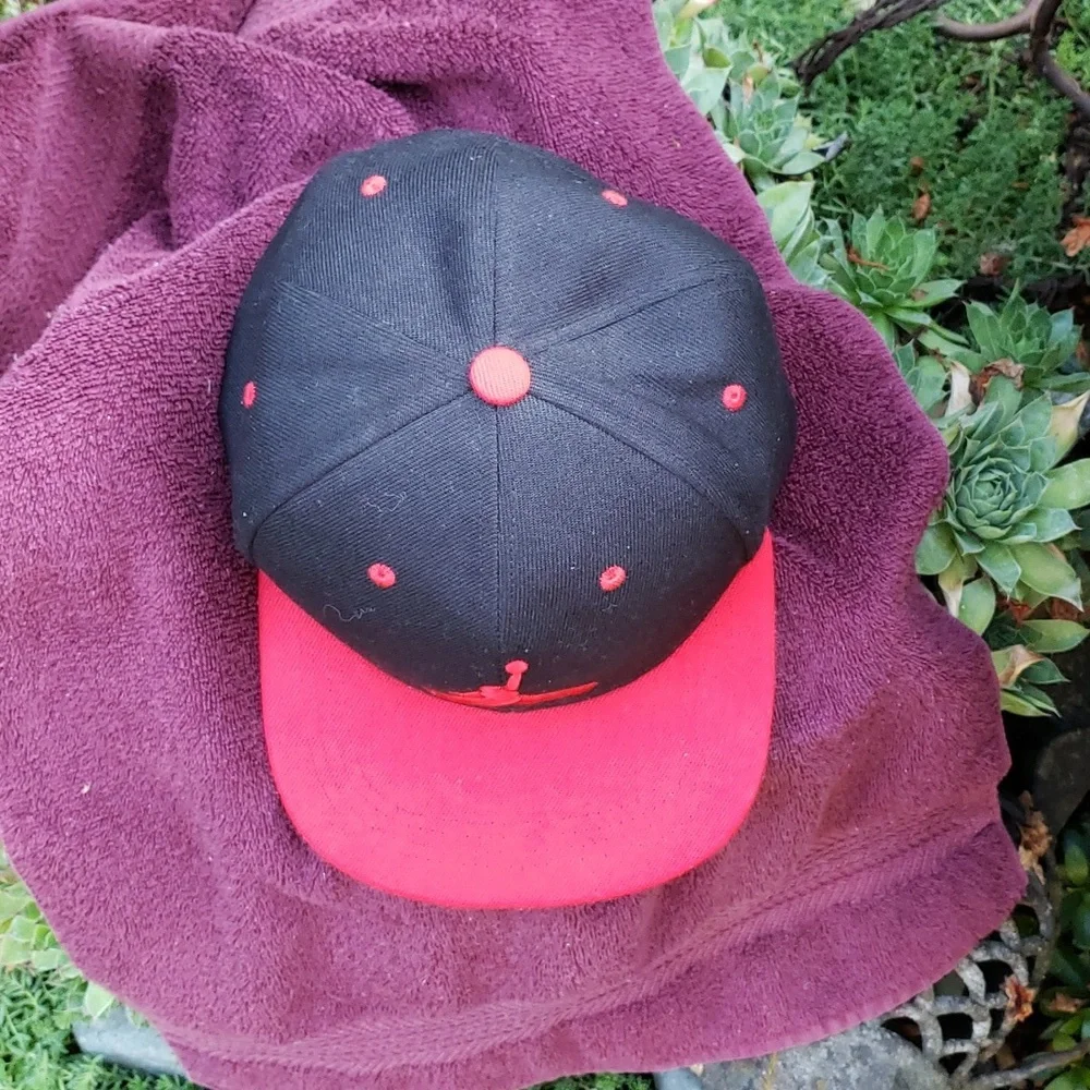 Jordan JUMPMAN Flight Snapback. Black with Red Jumpman NWOT (BIN 007)